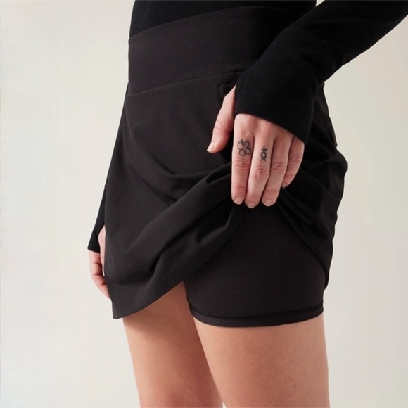 Athleta SoHo Skort Skirt Shorts Black Athleisure Golf Tennis Activewear Sz 18 - Picture 2 of 16